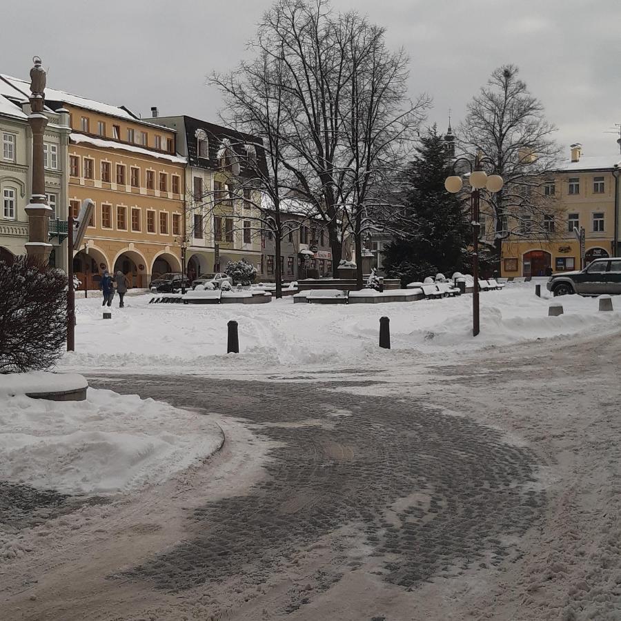 Lovecky Apartman Na Namesti Ve Frenstate Pod Radhostem Frenštát pod Radhoštěm Eksteriør bilde